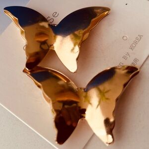 ChengSe Goldtoned Stylish Metallic Butterfly Studs Fashion Earrings Set
